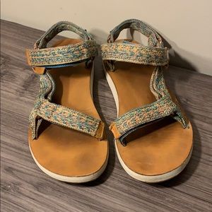 Women’s teva sandals jhene aiko size 7